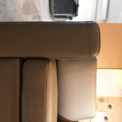 Sessel Serge S1mLK Bezug Leder Unit Schlamm Braun Kreuzfuß Drehbar Verchromt Glänzend