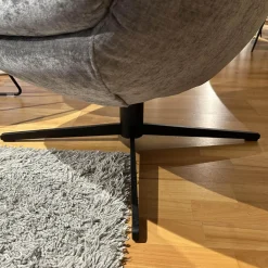 Sessel Shar Pei Stoff Abby Grau Gestell Grau mit Hocker