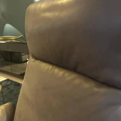 Sessel Shelby Außen Leder Kashmir Schwarz Innen Leder Naturale Espresso Braun Gestell Stahl Schwarz Pulverbeschichtet