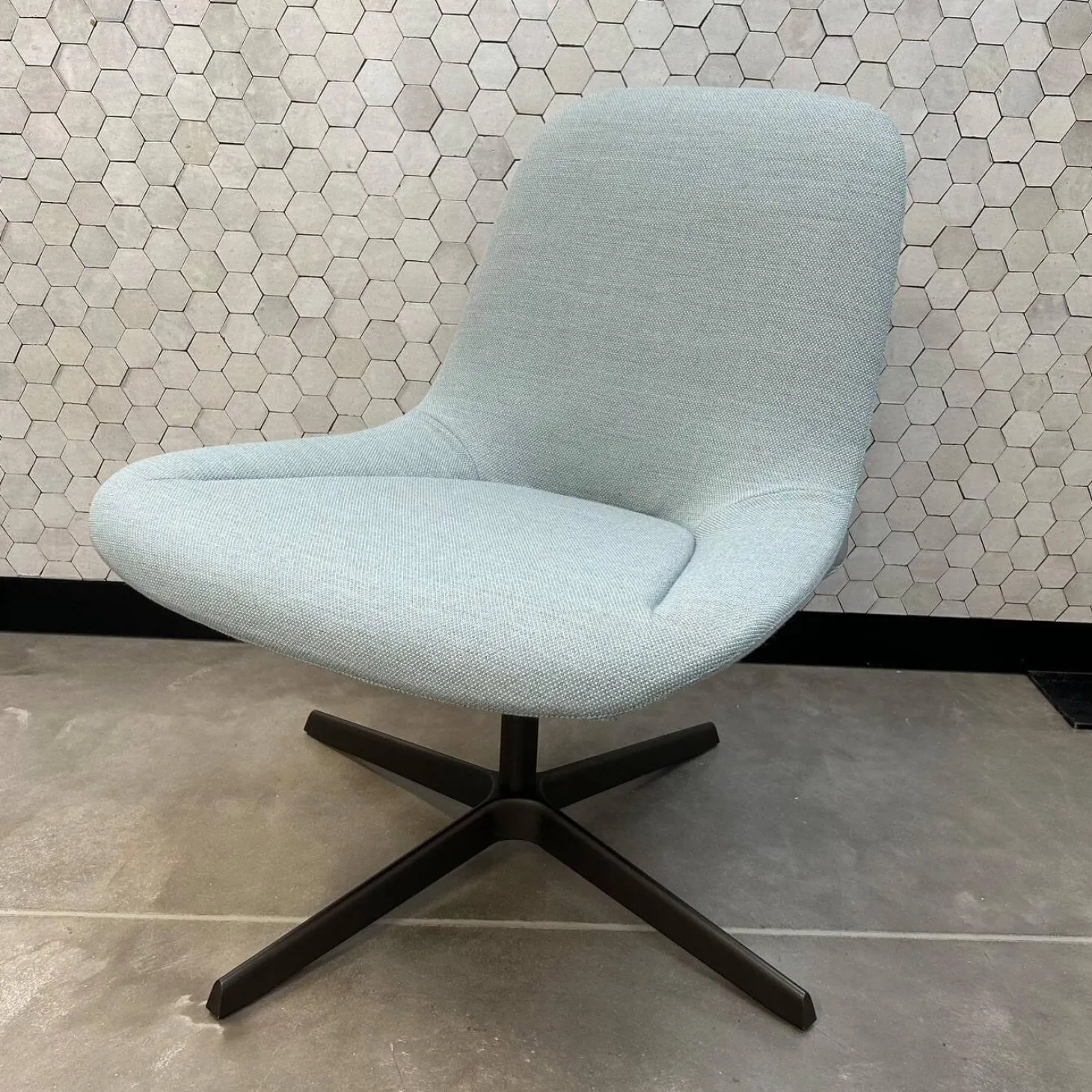 Sessel Sheru 346 Stoff Fiord 2 0821 Blau Grau Gestell 4 Fuß Kreuz Bronze Schwarz Matt Pulverbeschichtet