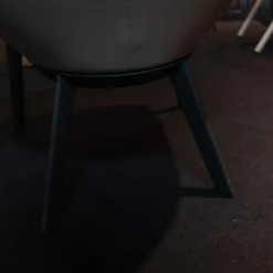 Sessel Sheru Mit Armlehnen Bezug Innen Stof Sorel 7873 Grau Außen Leder Elen 1406 Taupe Grau 4 Bein Gestell Eiche Geflemmt