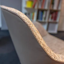 Sessel Sheru Mit Armlehnen Bezug Innen Stof Sorel 7873 Grau Außen Leder Elen 1406 Taupe Grau 4 Bein Gestell Eiche Geflemmt