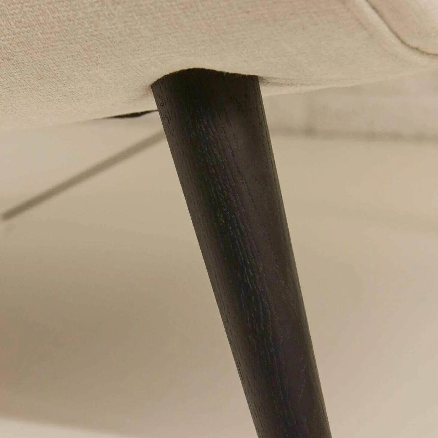 Sessel Swoon Lounge Stoff Maple 102 Creme Holz Schwarz Lackiert