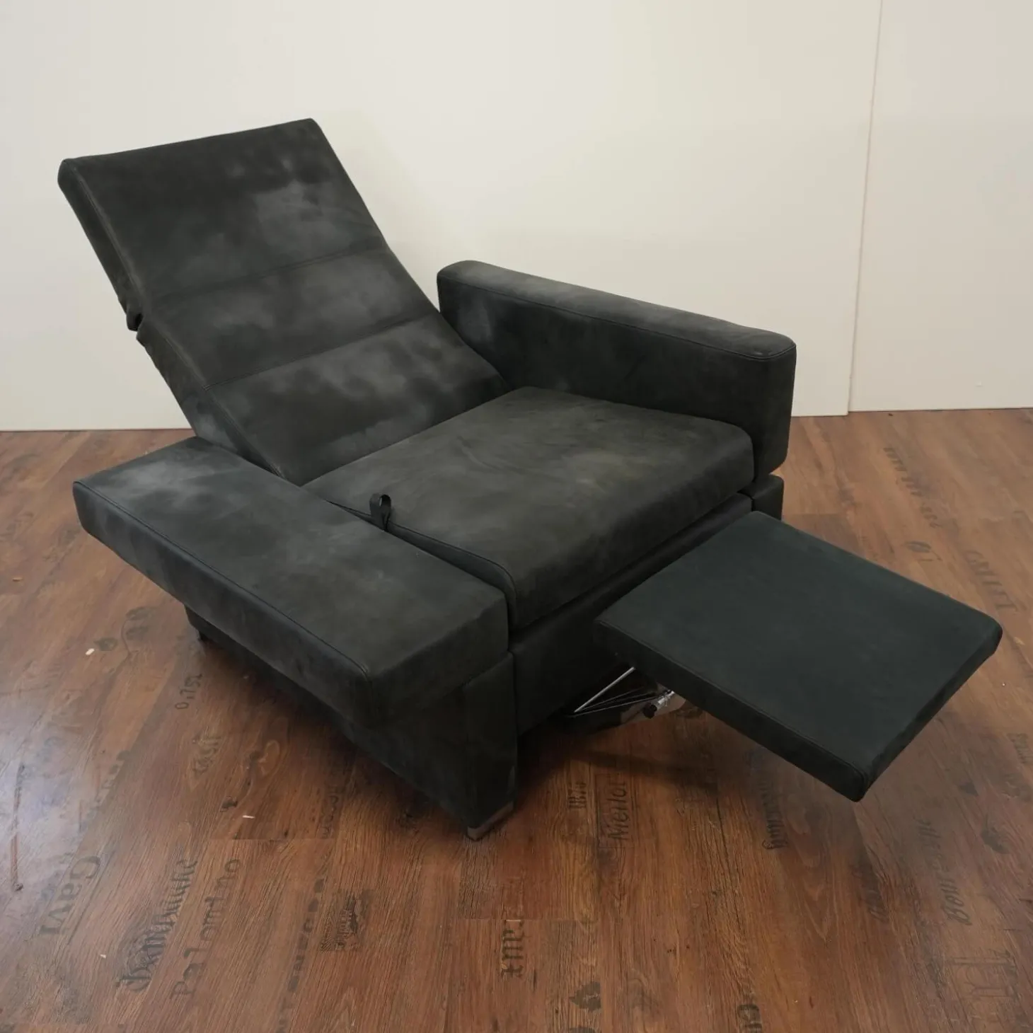 Sessel Tomo Leder Glove 5625 10 Grau Füße Metall Verchromt Mit Fußstütze