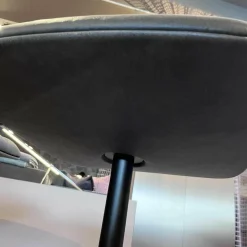 Sessel Und Hocker Healey Lounge Leder Vintage mit Hocker 1410 Cigar 4-Fuss Kreuzgestell Alu Matt Bro