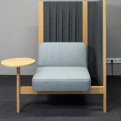 Sessel Velum Mit Rück- und Seitenwand und Tisch