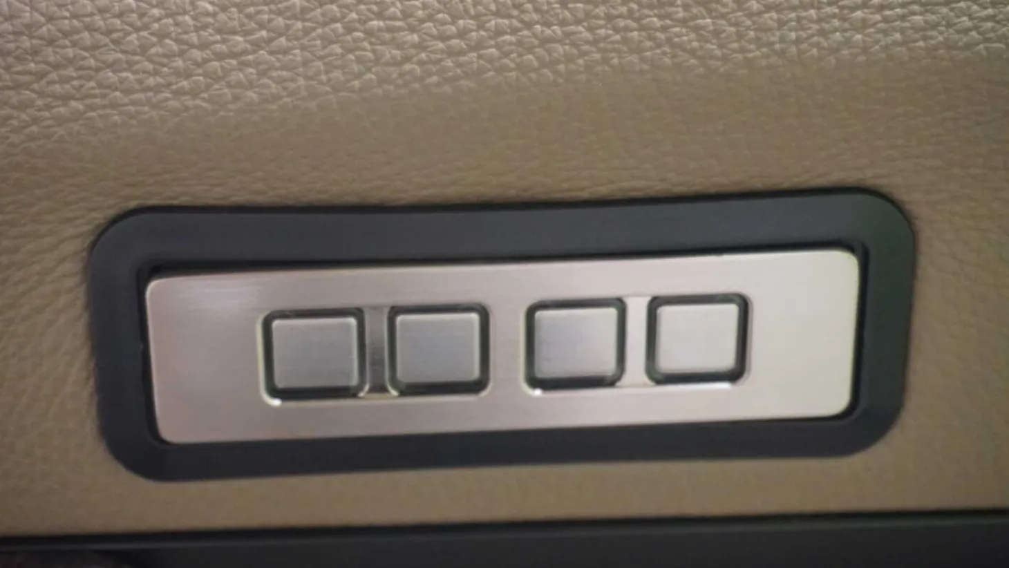 Sessel View M Leder Batick Mole Braun Füße Classic Wenge Gebeizt Mit Power Leg And Back