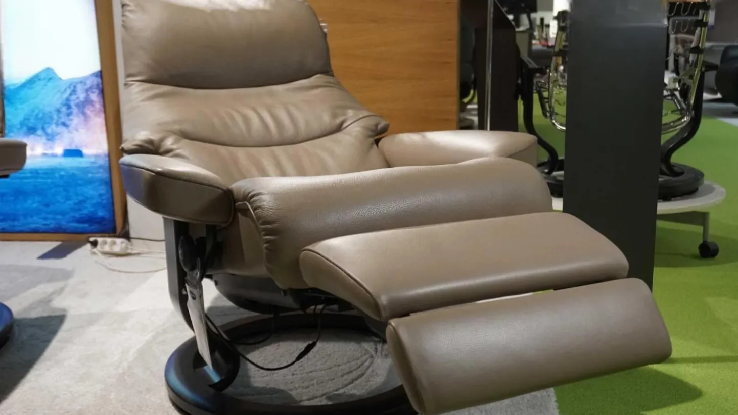 Sessel View M Leder Batick Mole Braun Füße Classic Wenge Gebeizt Mit Power Leg And Back