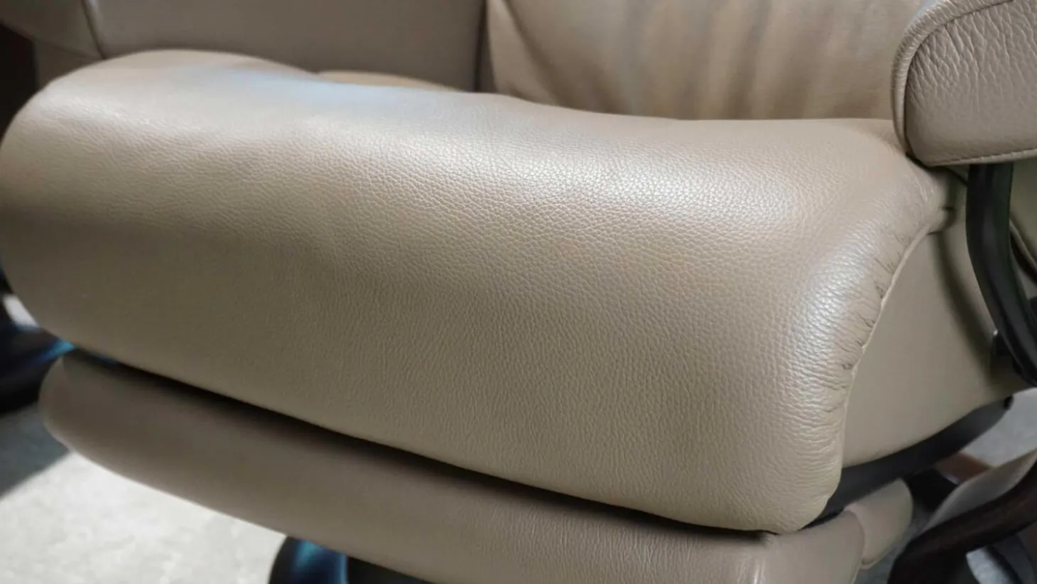 Sessel View M Leder Batick Mole Braun Füße Classic Wenge Gebeizt Mit Power Leg And Back