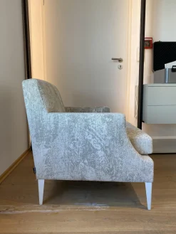 Sessel Voltige Stoff Weiß Grau Gemustert Füße Metall Weiß Lackiert