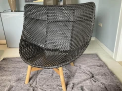 Sessel Wing Chair Mbrace Stoff A 462 Cool Sage Grau Fasergeflecht Arabica Schwarz Braun Füße Teakholz