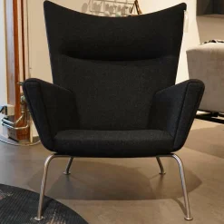 Sessel Wingchair CH445 Stoff Divina Schwarz Gestell Silber