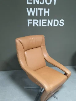 Sessel Yoko No 5 Leder B Toro Whisky Braun Gestell 5 Arm Drehkreuz Nickel Silber Satiniert