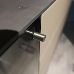 Sideboard Alva Kernbirke Massiv Harmaa Mit Vitrinen Beleuchtung Kufen 3110W 1191 Schwarz