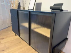 Sideboard Belt 1350 353 Blu Notte Matt Dunkellau Glas Gerippt Füße Brüniert Oxidiert Inklusive Beleuchtung