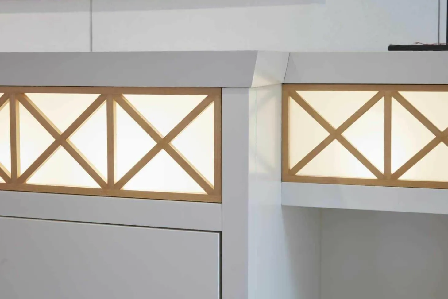 Sideboard Carino Lack Weißbeige mit Beleuchtung