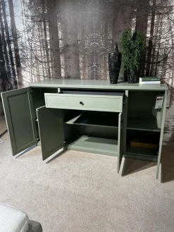 Sideboard Caseda Lack Schilfgrün Griffe Schwarz Matt