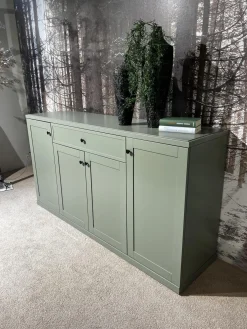 Sideboard Caseda Lack Schilfgrün Griffe Schwarz Matt