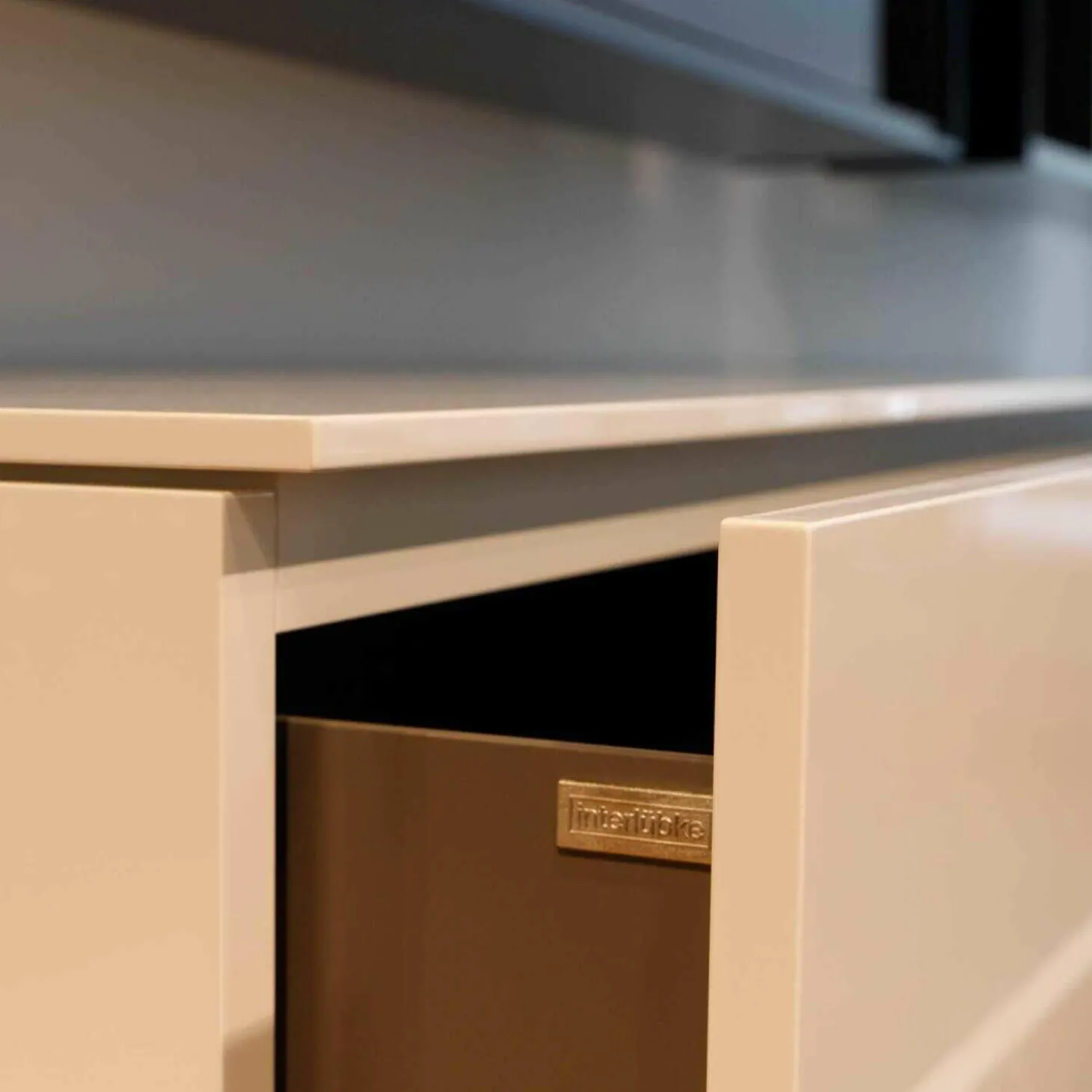 Sideboard Change Lack M103 Schneeweiß Hochglanz