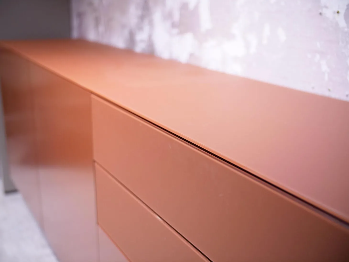 Sideboard Cubo Glattlack Ziegelrot Rot Mit Glasplatte Gefrostet