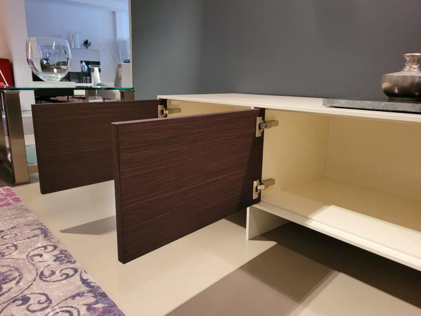 Sideboard Face TV-Möbel Seidenglanz Weiß Dunkles Holz