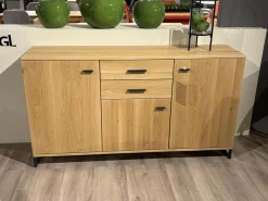 Sideboard Filia Rustikale Asteiche Bianco Griffe Metall RAL 7021 Schwarzgrau