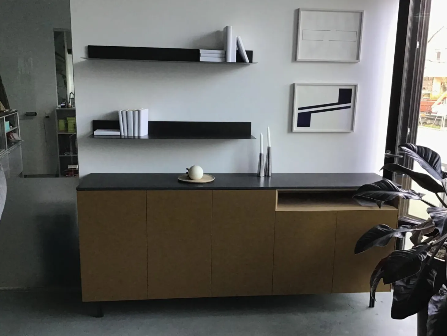 Sideboard Front Lack Matt Ambra Braun Deckplatte Marmor Pietra Schwarz Gestell Metall Brüniert Mit Konsolen Ellie Schwarz