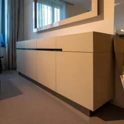 Sideboard GAP 23LI Lack Pearl Matt Sockel Spiegelschichtstoff Chrom Glänzen mit Spiegel