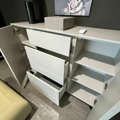 Sideboard Gloss Curves Lack Kristallgrau Grau Füße Metall Schwarz Mit LED Beleuchtung