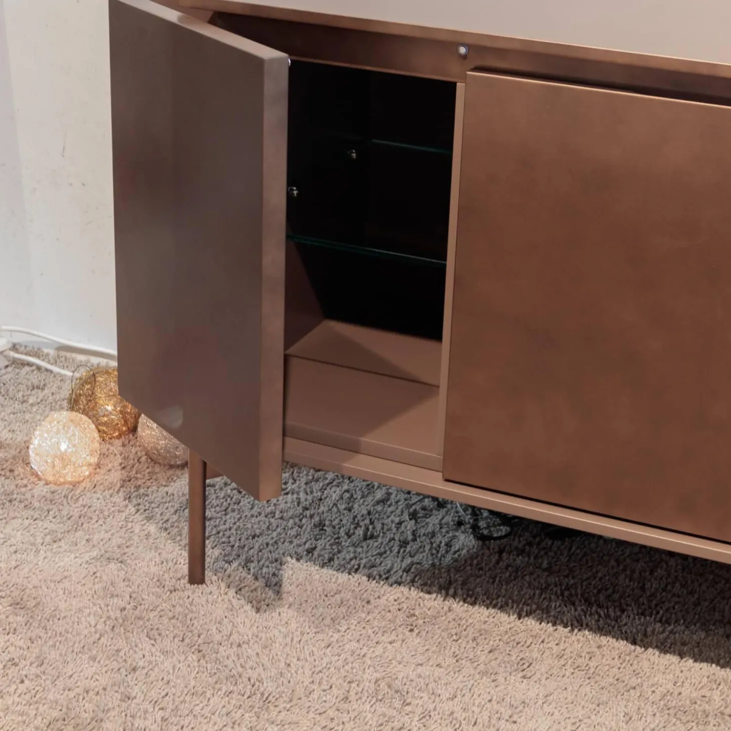 Sideboard Hug Lack Bronze Metallic