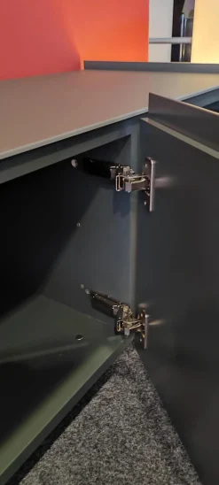 Sideboard Jorel Lack Bahia M81 Matt Grün Front und Abdeckplatte Glas Bahia Matt T81 Schwarz