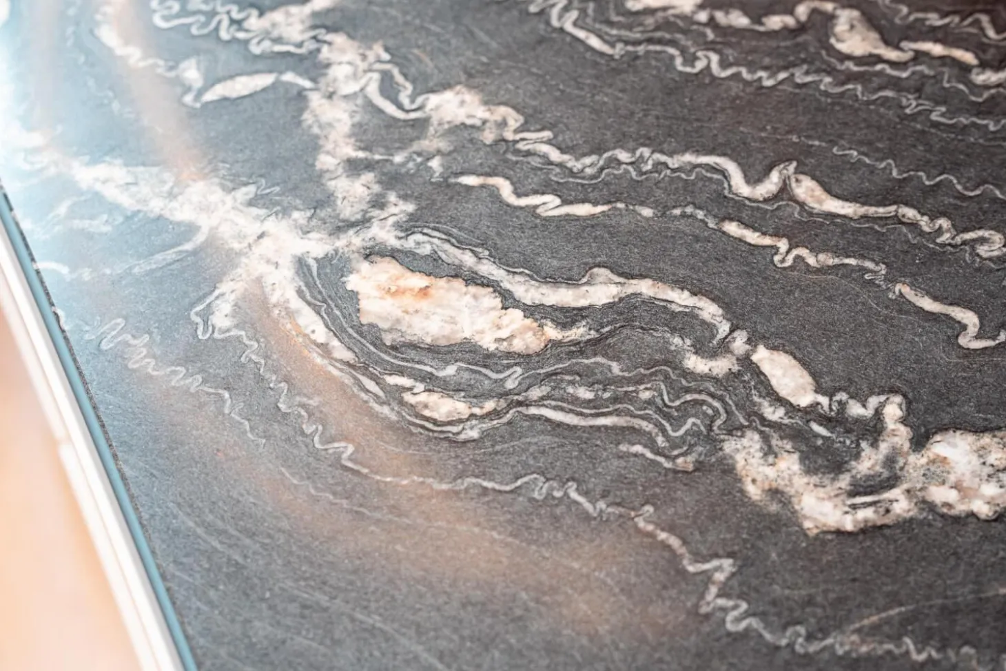 Sideboard Just Cube Bold Lack Greige M08 mit Stein-Abdeckplatte Quarzit