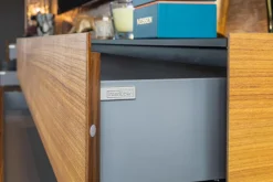 Sideboard Just Cube Bold Nussbaum Canela Geölt E76 Abdeckplatte Mattglas