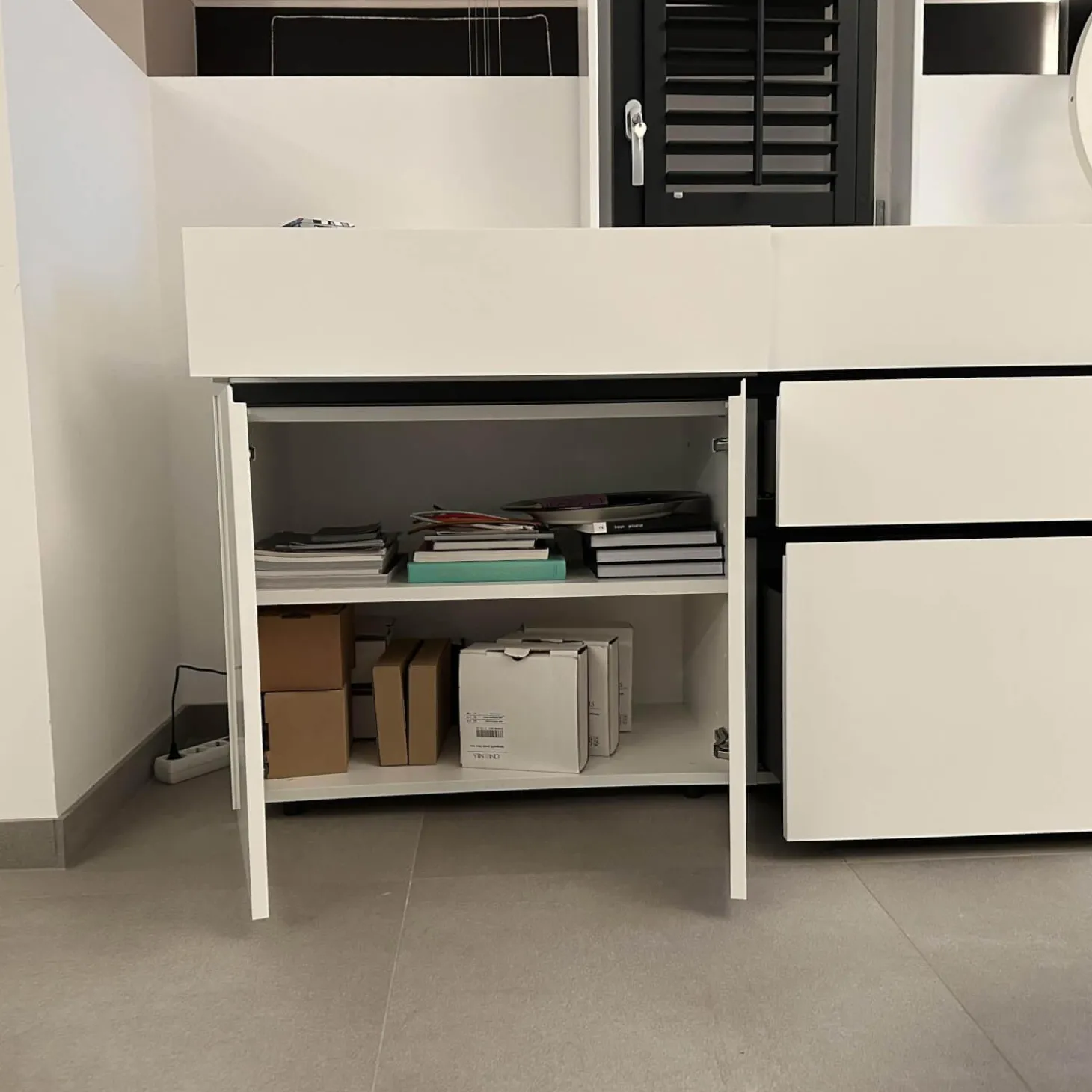 Sideboard Just Cube Bold Front Lack Weiß Korpus Lack Anthrazit