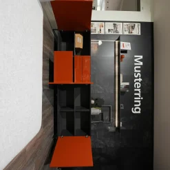 Sideboard Kara Frame Lack Ziegelrot Eiche Graphit mit Wandboard