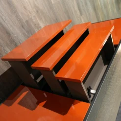 Sideboard Kara Frame Lack Ziegelrot Eiche Graphit mit Wandboard