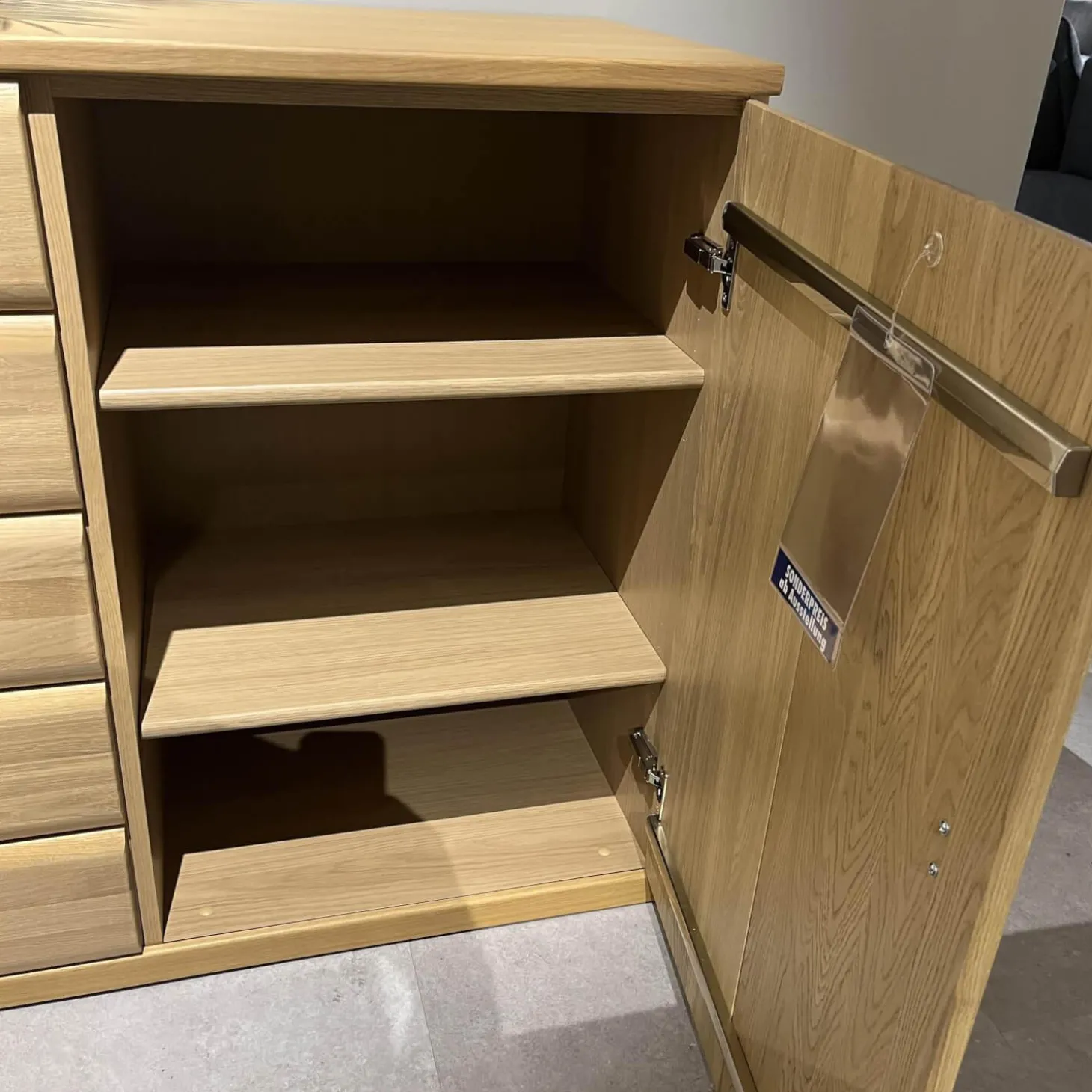 Sideboard Kiana 66174 Eiche Massiv 2206 Sand Mit Wandboard Und Beleuchtung