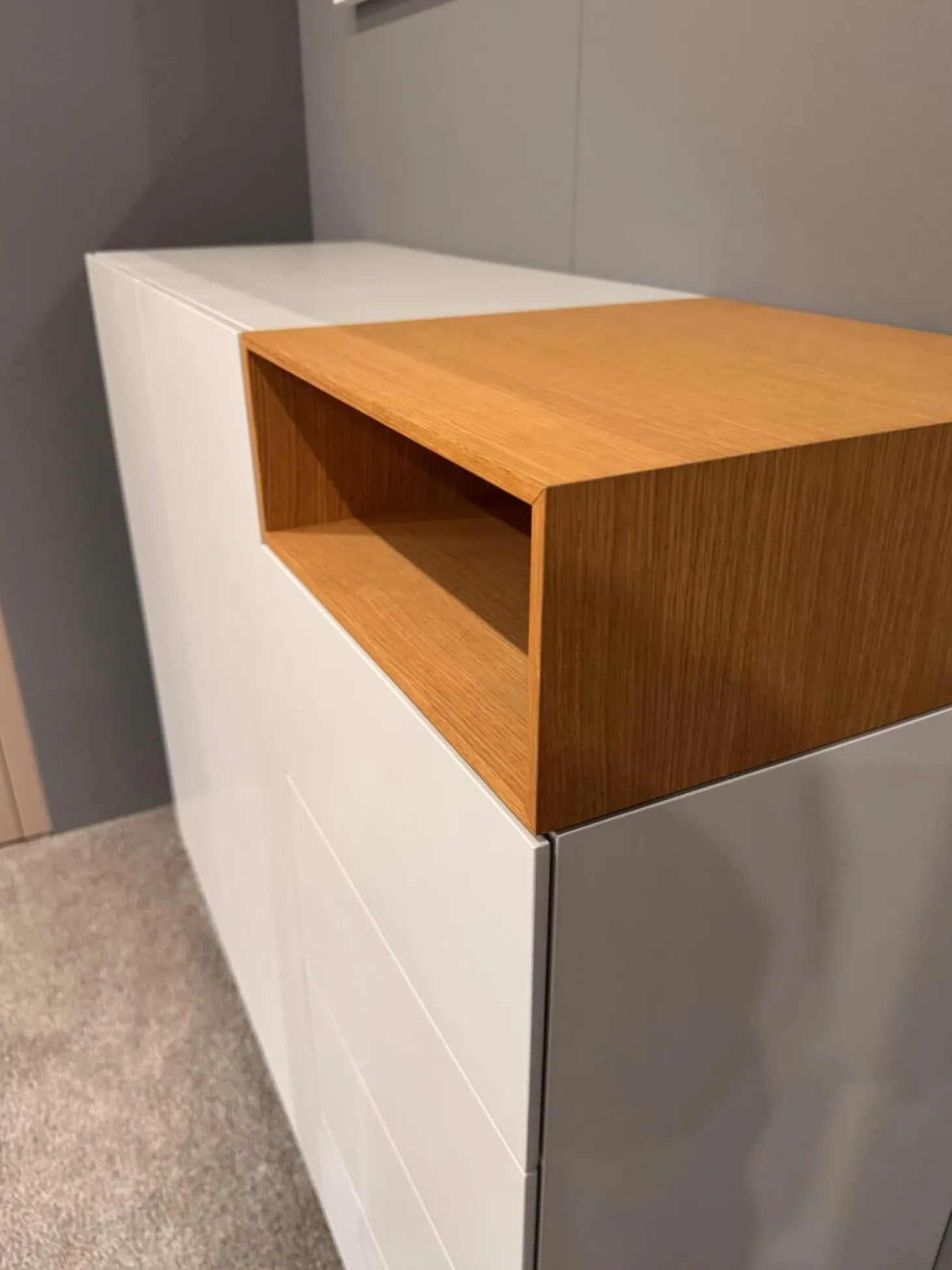 Sideboard Lack Basisfarbe Grau Weiß Offenes Element Eiche Natur Geölt Mit 2 Türen Und 4 Schubkästen