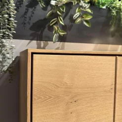 Sideboard Lina Knorrige Eiche Geölt Sockel Weiß