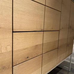 Sideboard Lina Knorrige Eiche Geölt Sockel Weiß