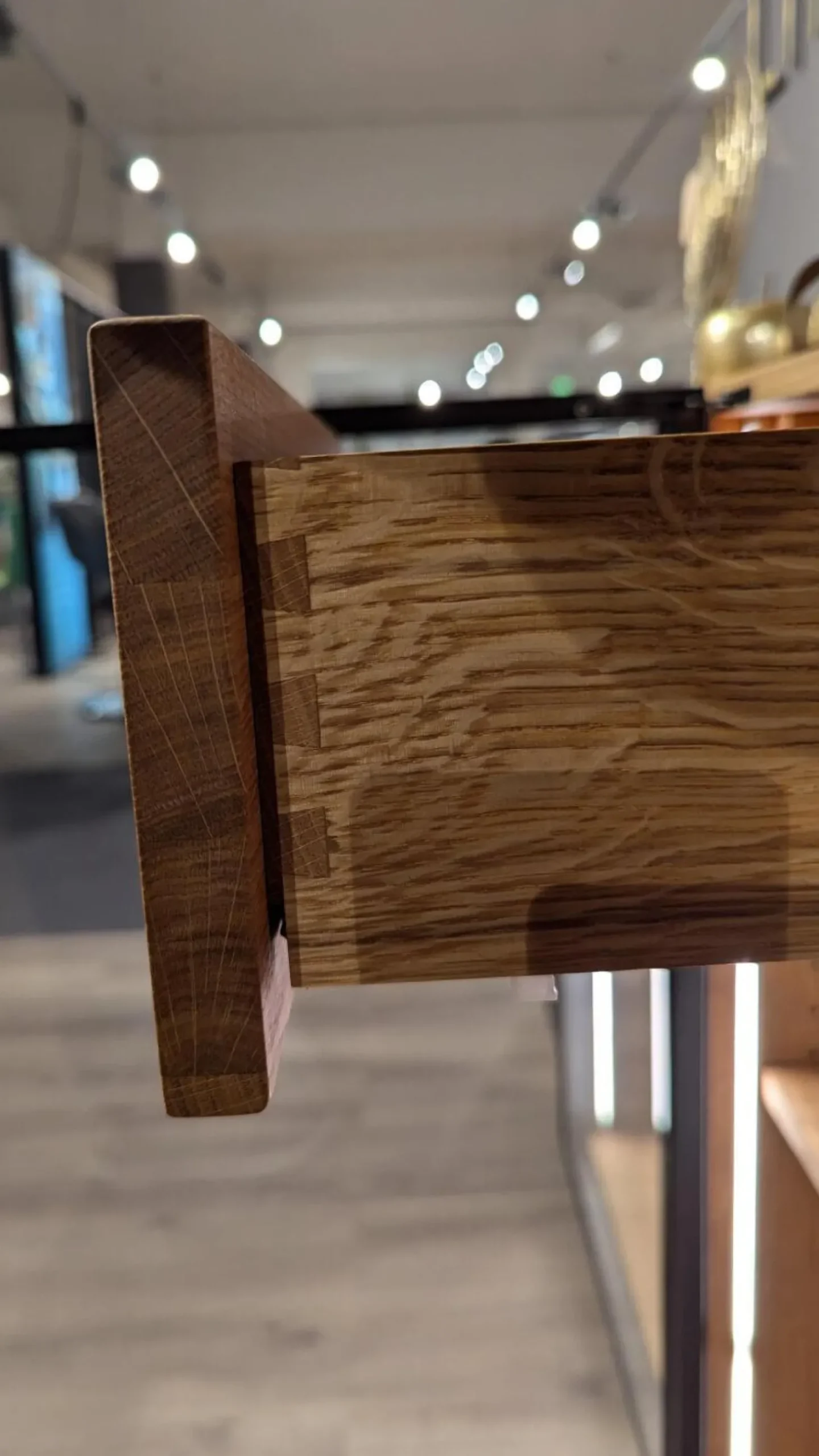 Sideboard Linja 152250 Rustikale Asteiche Hartwachsöl Und Metall RAL Grau Braun Mit LED Beleuchtung Ohne Dekoration