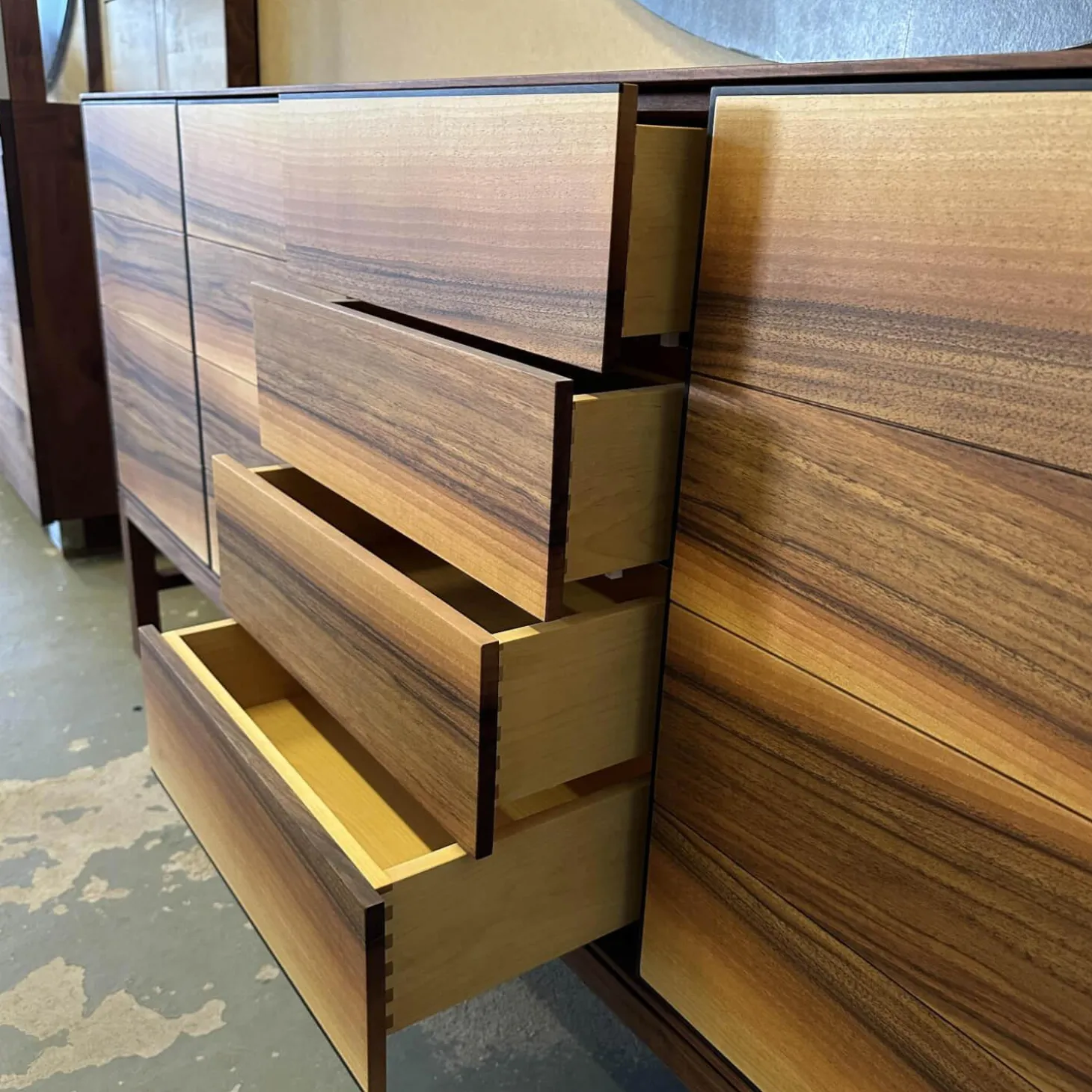 Sideboard Linum Astiger Nussbaum Natur Geölt Front Europäischer Nussbaum Innen Birke