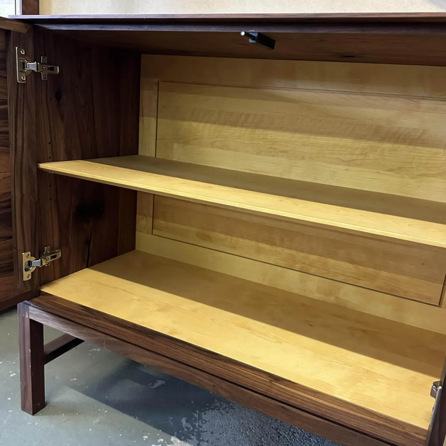 Sideboard Linum Astiger Nussbaum Natur Geölt Front Europäischer Nussbaum Innen Birke