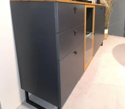 Sideboard Lugano Front Und Korpus 096 Lack Quarzgrau Grau Oberboden Eiche Massiv Gestell Eisen Schwarz Mit Beleuchtung