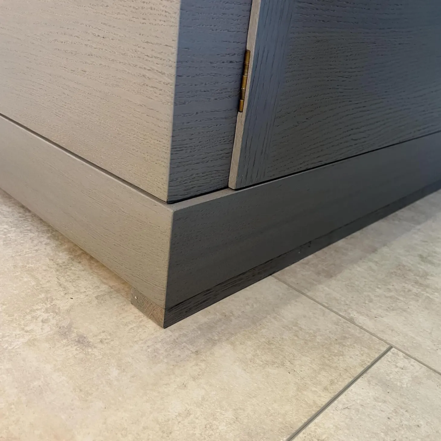 Sideboard Madison 4-türig Korpus Eiche Grau Gebeizt Türen Glas Mit Beleuchtung