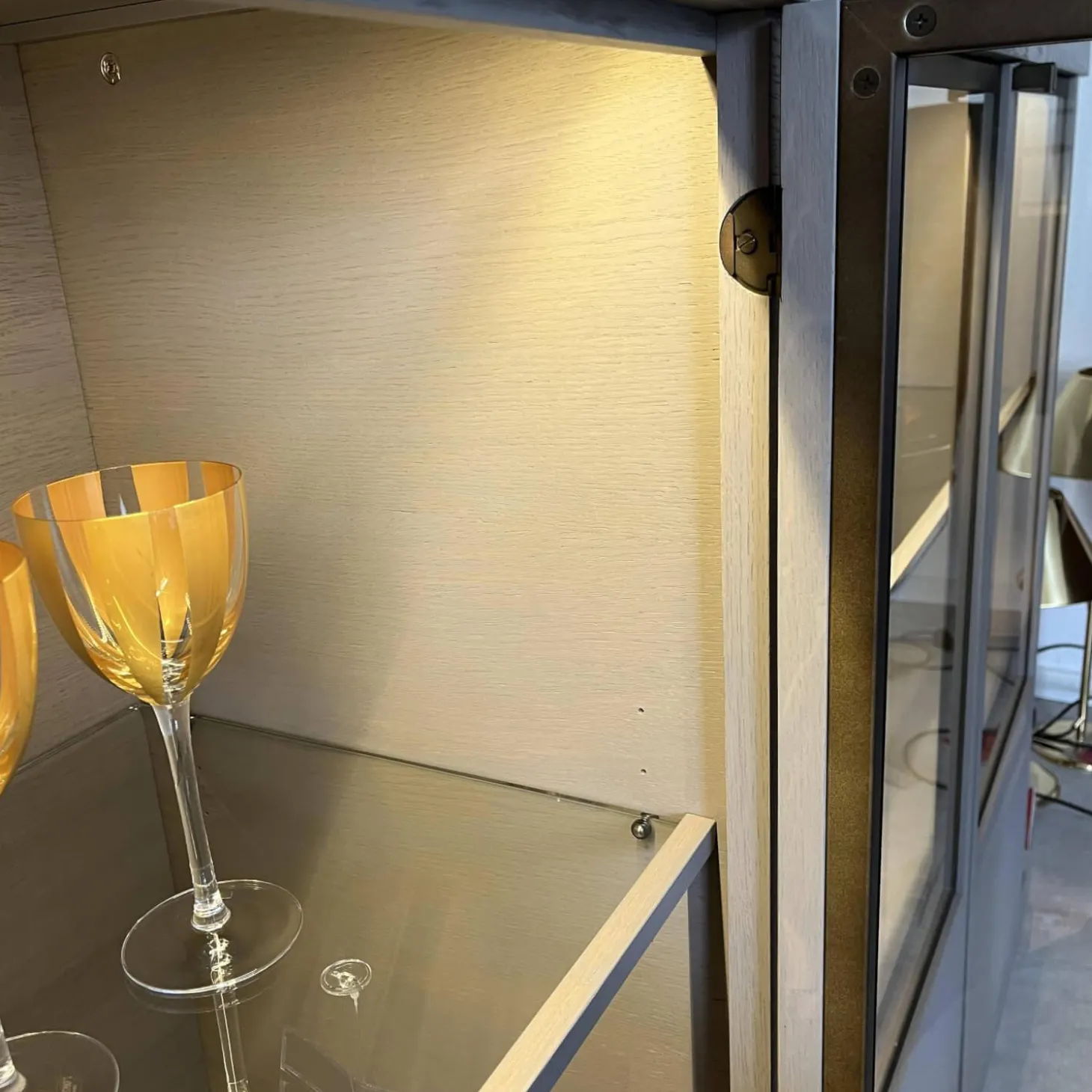 Sideboard Madison 4-türig Korpus Eiche Grau Gebeizt Türen Glas Mit Beleuchtung