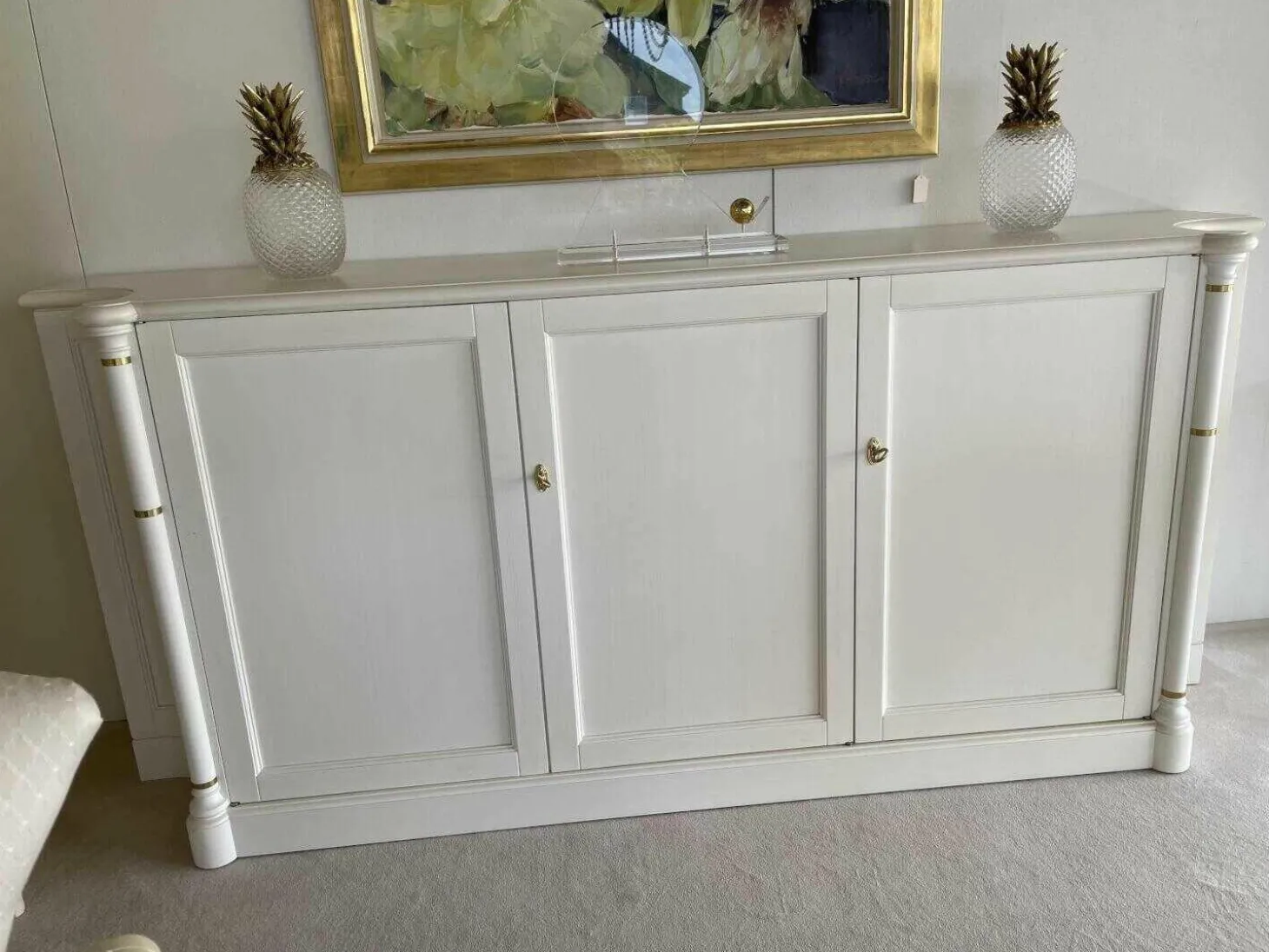 Sideboard MM Stichlack Creme mit Messingapplikationen