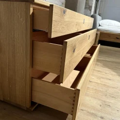 Sideboard Nox 3 Eiche Wild Natur Geölt mit 3 Tandemladen Quadratgriff QE Edelstahl