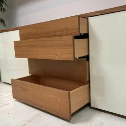 Sideboard Nussbaum Glas Weiß Lackiert 9010 mit Hängeelement Claron