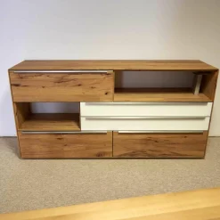 Sideboard Ramos in Astbuche Massiv Naturbelassen Geölt Frontakzente Glas Weiß mit Beleuchtung